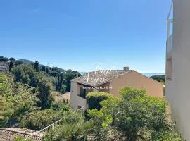 Appartement T2 rénové vue mer pour 4 personnes a 50m de la plage de Pramousquier