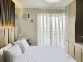 Room in Condo - Modern Condo Room with City View