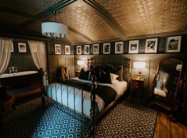 Sheddington Manor - 2 Bedroom Guest House & Cinema, hotel in Belfast