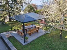 Apartment in GREEN with private SAUNA and WHIRLPOOL Bathtube
