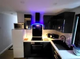 Town Centre Modern 1 Bedroom self-contained Apartment