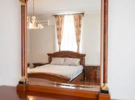 Royal Meeting Point - Heart of Sarajevo Free Parking