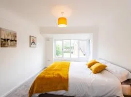 Spacious 3-Bed by Beatles Attractions & Transport
