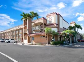 Red Roof Inn PLUS+ & Suites Naples Downtown-5th Ave S, hotel poblíž Naples Municipal - APF, 
