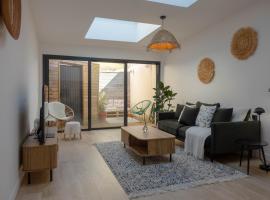 La Maison Scandi-Loire à ORLEANS en bord de Loire - 3 chambres avec Garage, villa in Orléans