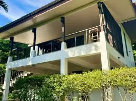 The Green Palm
