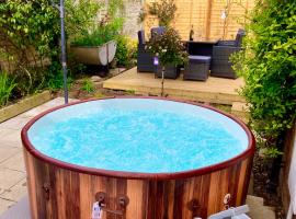 Elkstone House, Hot tub Luxury, Comfortable Home, hotel in Malvern Link