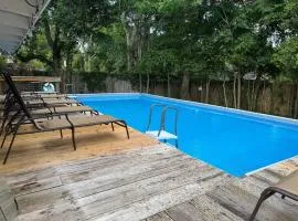 Private Pool & Yard Mins to Dining & University
