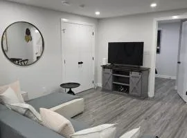 Dee's cozy lower suite- 2 rooms
