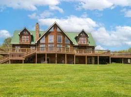 Secluded 18-Acres with Pool Hot Tub Pool Table