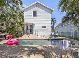 Heated Pool, Outdoor Dining & Grill, Near the Beach - Heart of Punta Gorda - Roelens