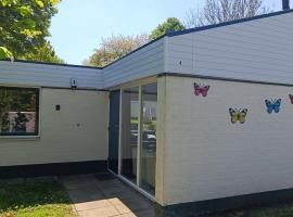 Vakantiebungalow in het Limburgse Heuvelland, μπανγκαλόου σε Simpelveld