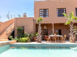 Villa Blue Moon Oumnass, Hotel in Oumnas