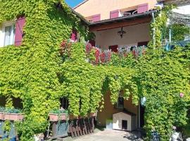 Appartement, hotel di Courthézon