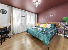 Bright city flat near tower bridge With a massive bed