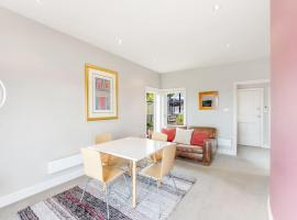 Central and Private Bay Retreat, hotel v destinaci Sandy Bay