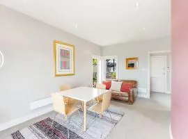 Central and Private Bay Retreat