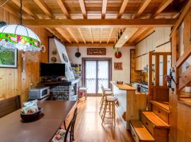 Tonale Sky Attic - Ponte di Legno by InnStay, ξενοδοχείο σε Ponte di Legno
