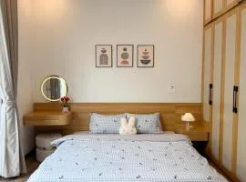 Emiii House -Homestay View Biển Vinhomes Ocean Park 2