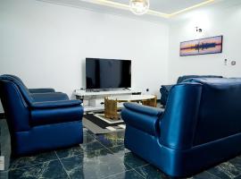 Chic spacious villa with pool, hotel en Kribi