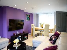 Strelley house 2 , Perfect for business trip & Families holiday or working proffesionals-5 min from M1 J25 , 500MB Wi-Fi , Netflix , Fully equiped kitchen , Asda supermarket 5 min walk , Free Secure parking with CCTV ,available monthly deals