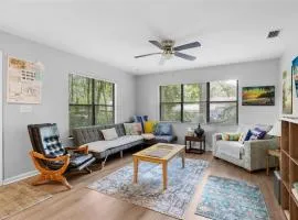 Guesthouse in High Springs! Walk to Downtown, Close to Springs!