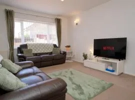 Natures Lodge Fully Furnished Home Coventry