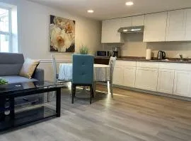 Sweet two bedrooms building in downtown