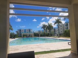 Habitacion privada con Baño, ξενοδοχείο στην Πούντα Κάνα