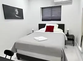 Cozy Private Room, near the Airport - Free parking - 01