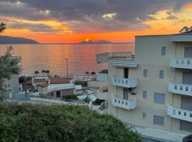 Casa frente al mar, hotel v destinaci Polisi i Vogël