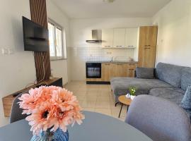 Apartments Elvira، فندق في دراغ