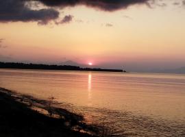 臨湖荘, hotel v destinaci Takashima