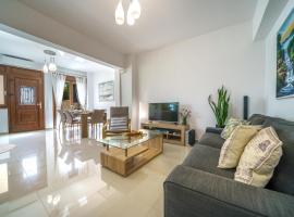 Stylish home - comfortable holidays near the beach., ξενοδοχείο στον Πάνορμο Ρεθύμνου