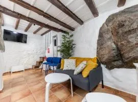 Charming Seaside Escape in Picturesque Cudillero