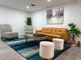 THE GUEST HOUSE WEST EDMONTON Mall, casa r&uacute;stica em Edmonton