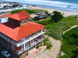 Diversión Frente a la playa, cerca del centro y con Amigos "Hotel California"