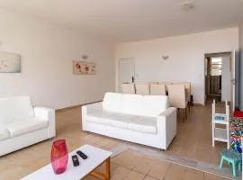 Apartamento inteiro na Pitangueiras em frente ao mar com 4 quartos