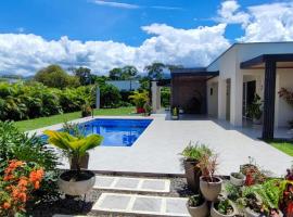 Villa La Carolina - Descanso de Lujo، فندق في اكاثياس