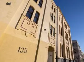 Cumberland Street deluxe apartment No4
