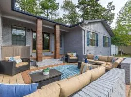 Lake Views, Boat Dock, Patio, Game Room, Fire Pit!