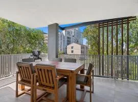 Private 3 Bedroom - 200m to the Beach