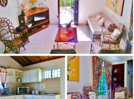 Les Buissons Bungalow, hotel in Grand Baie