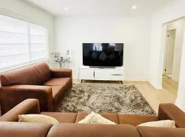 Comfy Luxury Space Near Go Station and Downtown