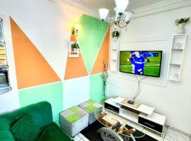 Studio A3 Fustel City Bonamoussadi Santa Lucia, Wifi, Chaines TV, gardien, hotel a Douala