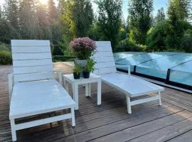Koe upea loma -Pool House, Metsäkansassa, Valkeakoski