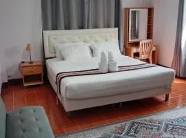 Beachfront Hotel Cha Am