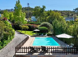 Vibrant Host Solutions-Aldeia da Graça, ξενοδοχείο στο Γκιμαράες