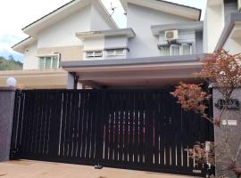 Mymutiara Homestay Bentong, villa in Bentong