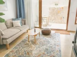 Cozy Townhouse with private Pool and Seaview